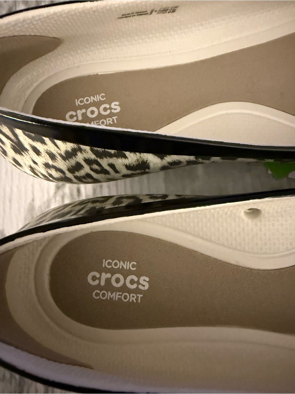 NWT Crocs Lina Leopard Print Slip On Ballet Flats Womens Black Ivory Size 7 - Picture 3 of 7